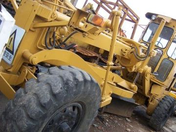 GD605R-2 KOMATSU viajan en automóvili el equipo de movimiento de tierras del graduador Japón usado