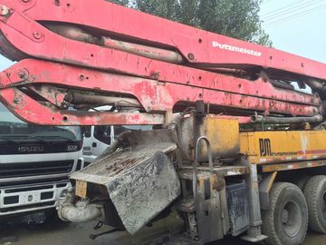 el camión de ISUZU de las BOMBAS CONCRETAS del putzmeister de los 37M los 42M Camión-Montó la bomba concreta